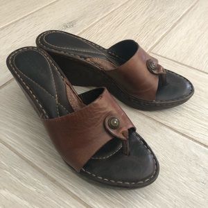 GUC Born Wedge sandals